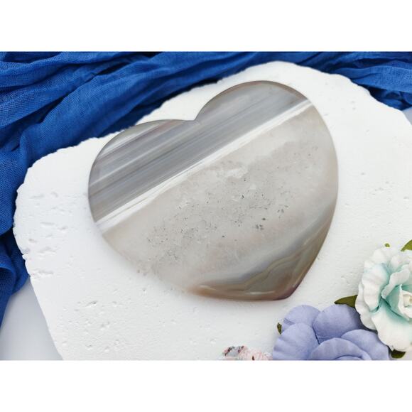 Large Druzy Agate Flat Heart Crystal Carving - Picture 4 of 8